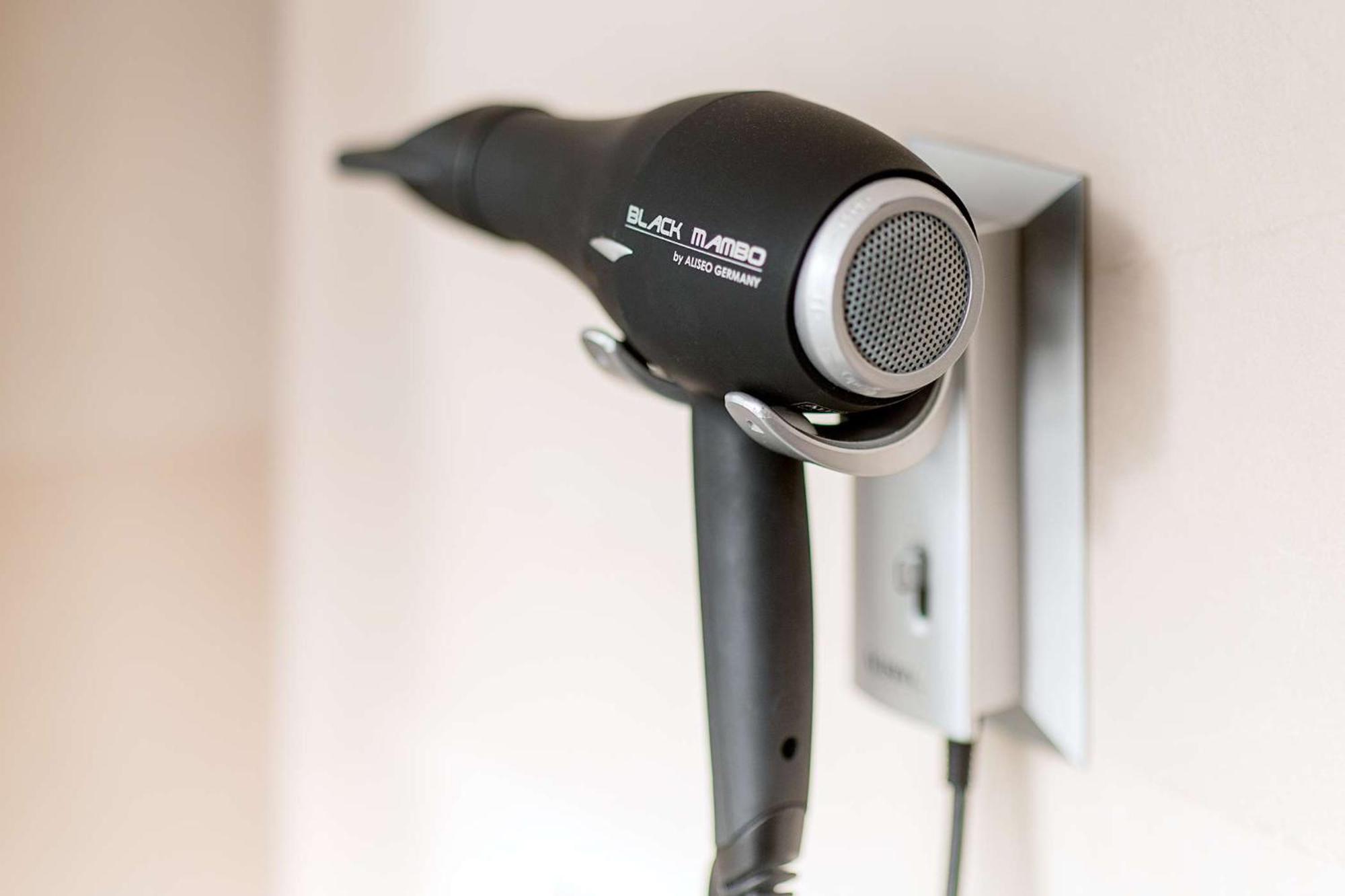 Nh Collection Helsinki Grand Hansa Exterior photo A hair dryer
